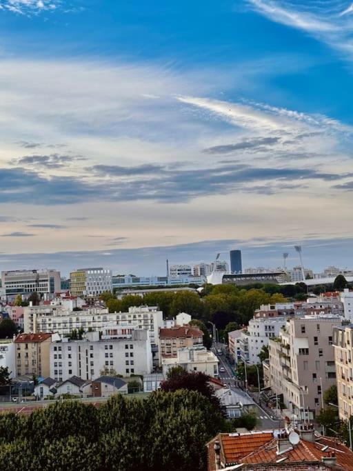 Appartement Vue Tour Eiffel Ligne 14 A Cote De Paris Gentilly Esterno foto