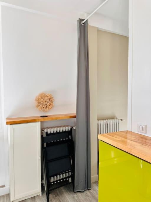 Appartement Vue Tour Eiffel Ligne 14 A Cote De Paris Gentilly Esterno foto