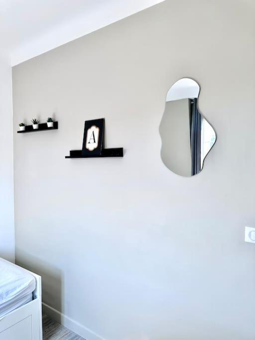Appartement Vue Tour Eiffel Ligne 14 A Cote De Paris Gentilly Esterno foto