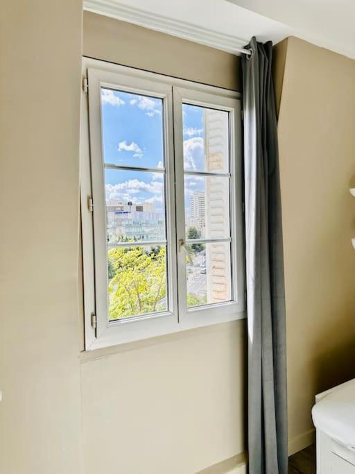 Appartement Vue Tour Eiffel Ligne 14 A Cote De Paris Gentilly Esterno foto